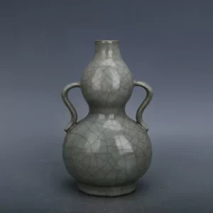 Exquisite Song Dynasty Guan Ware Iron-Body Green Glaze Gourd Vase - 23.5cm