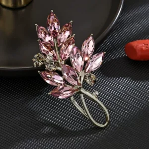 Crystal Wheat Brooch – Elegant Gem Accent