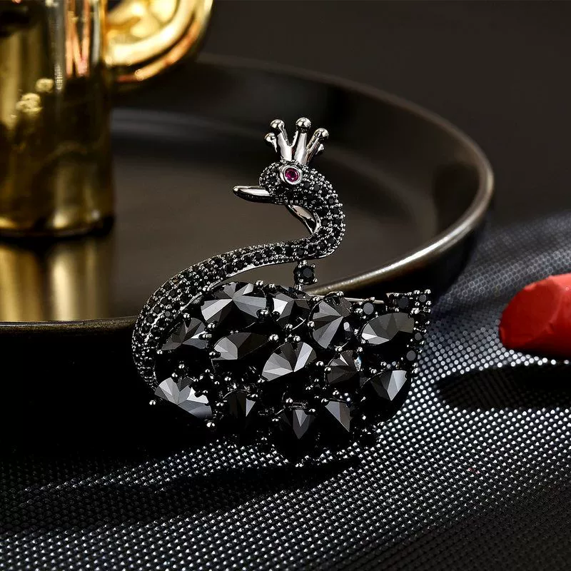 Black Swan Brooch – Elegant Statement Accessory Black Swan Brooch – Elegant Statement Accessory