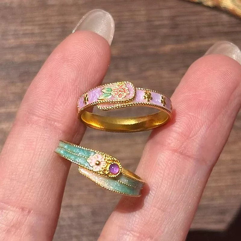 Enamel Blossom Ring – Timeless Vintage Charm Enamel Blossom Ring – Timeless Vintage Charm