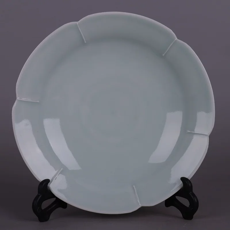 Exquisite Song Dynasty Hutian Kiln Celadon Bowl – Timeless Elegance – 4 Exquisite Song Dynasty Hutian Kiln Celadon Bowl - Timeless Elegance - 4