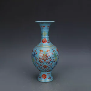 Qing Dynasty Vase – Elegant Floral Bamboo Design - 1