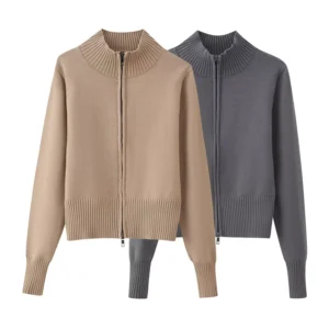 Cozy Knit Cardigan: 1 Warm Layer for Chic Style!
